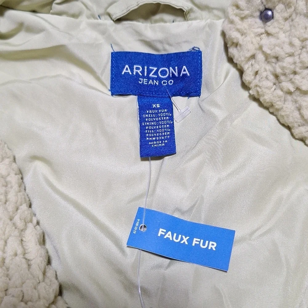 Arizona Jen Co XS faux fur coat